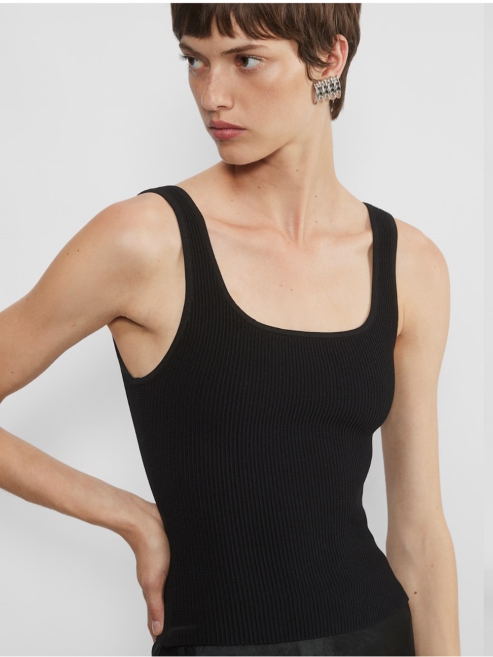 Babaton Aritzia Sculpt Knit Squareneck Tank Black - Size S